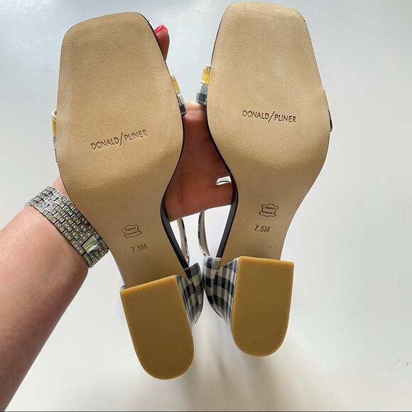 NEW Donald Pliner Watson Gingham Sandal - Picture 7 of 8